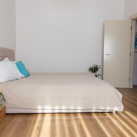 Апартаменты New Apartament Тирана Экстерьер фото