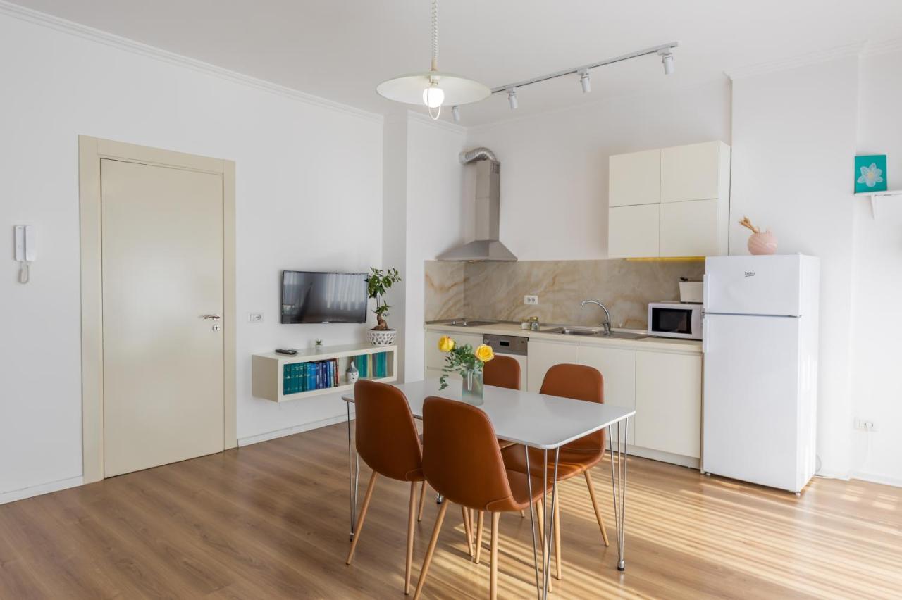 Апартаменты New Apartament Тирана Экстерьер фото